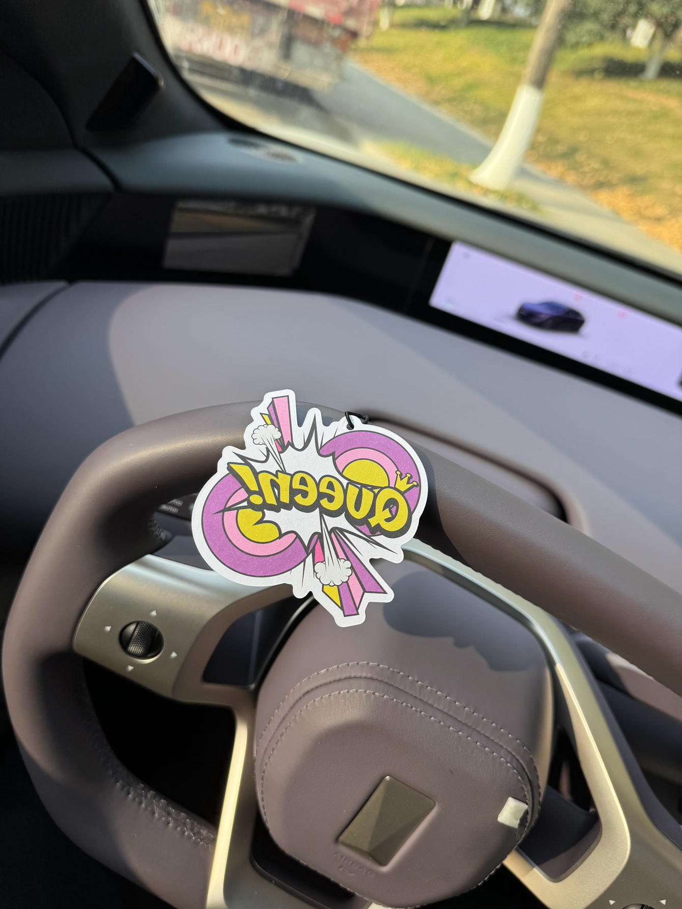 Fragrance Queen Perfume - Queen! Freesia and English Pear Scent