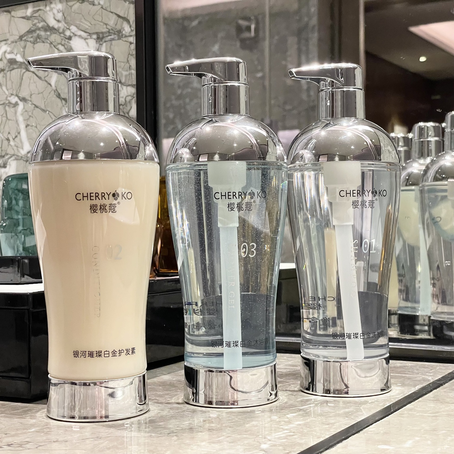 Glimmering Galaxy Shower Gel P - Perfume Fragrance Shampoo のレビューと価格